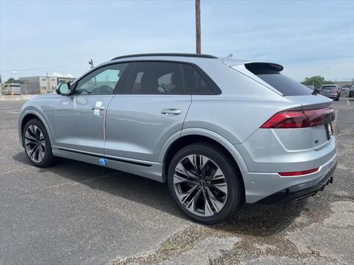 2025 Audi Q8 55 Premium Plus