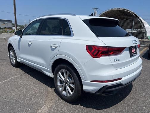 2025 Audi Q3 Premium