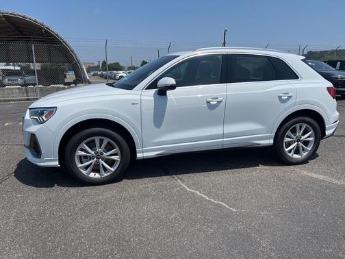 2025 Audi Q3 Premium