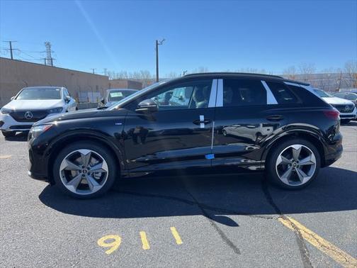 2025 Audi Q4 e-tron Premium Plus