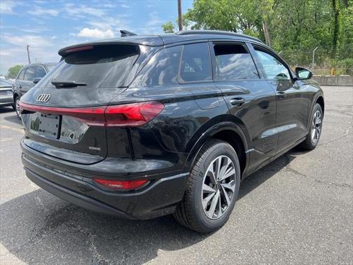 2025 Audi Q6 e-tron Premium