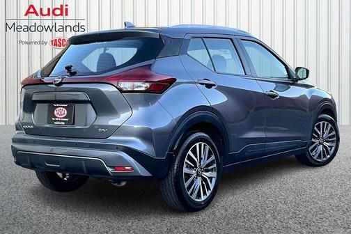 Gun Metallic 2022 Nissan Kicks SV