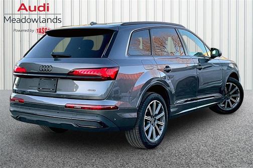 2022 Audi Q7 45 Premium Plus