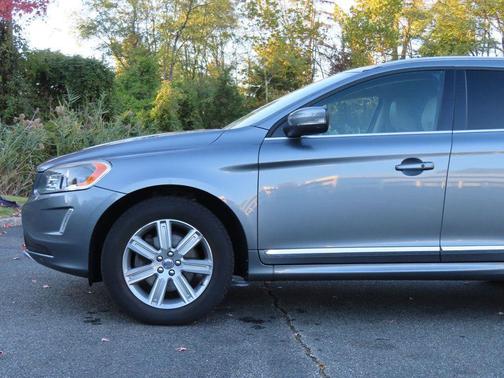 2017 Volvo XC60 T5 Inscription