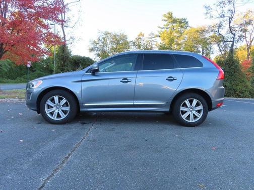 2017 Volvo XC60 T5 Inscription