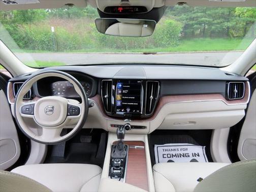 2021 Volvo XC60 T5 Momentum