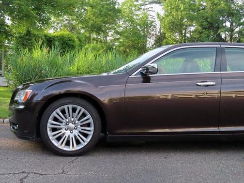 2012 Chrysler 300C Base