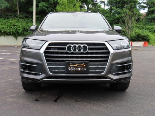 2019 Audi Q7 45 Premium Plus