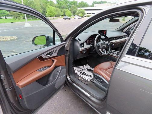 2019 Audi Q7 45 Premium Plus
