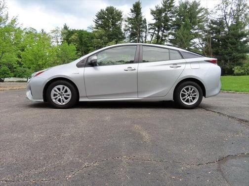 2016 Toyota Prius Two
