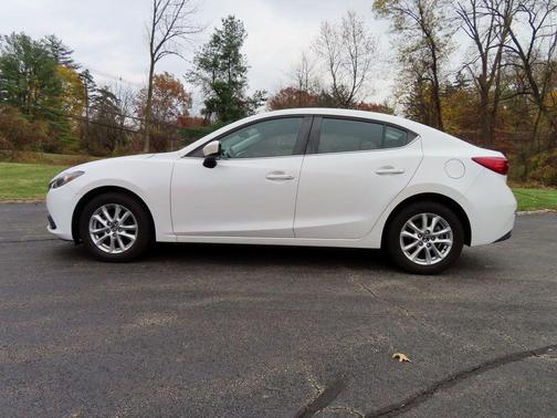 2016 Mazda Mazda3 i Sport