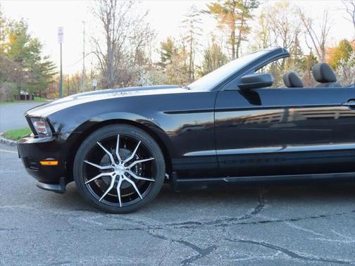 2011 Ford Mustang V6