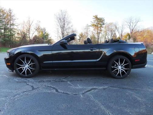 2011 Ford Mustang V6