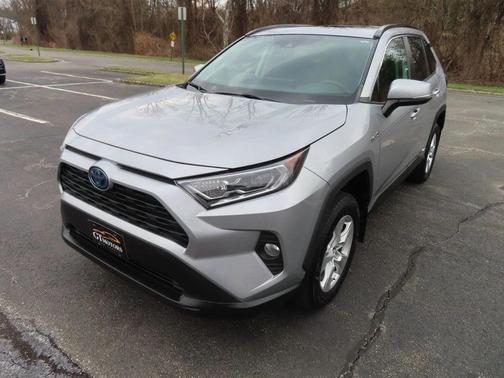 2019 Toyota RAV4 Hybrid XLE