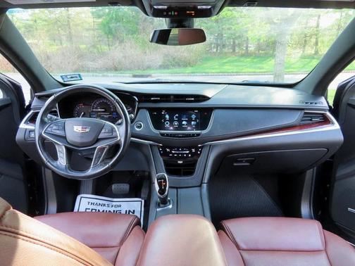 Harbor Blue Metallic 2019 Cadillac XT5 Luxury