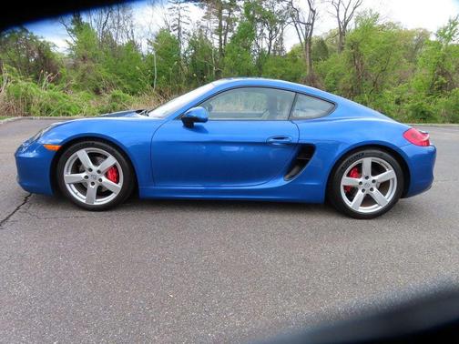 Sapphire Blue Metallic 2016 Porsche Cayman S
