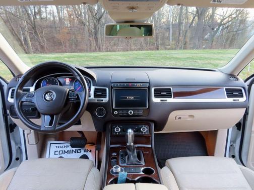 2016 Volkswagen Touareg VR6 Lux