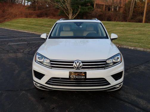 2016 Volkswagen Touareg VR6 Lux