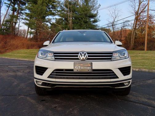 2016 Volkswagen Touareg VR6 Lux