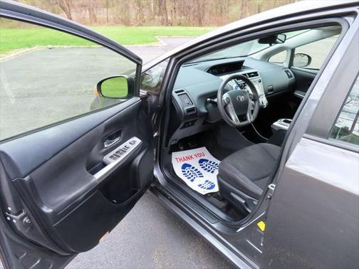 2016 Toyota Prius v Two