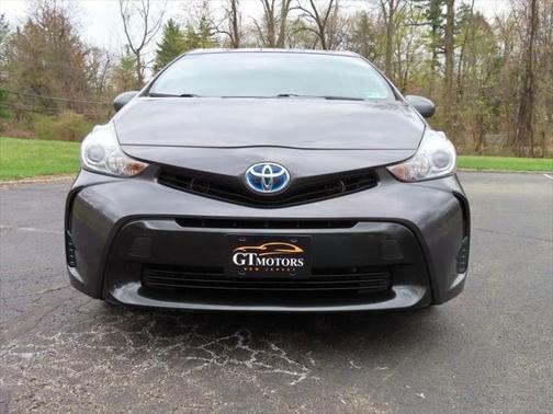 2016 Toyota Prius v Two