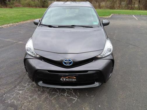 2016 Toyota Prius v Two