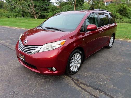 2017 Toyota Sienna XLE