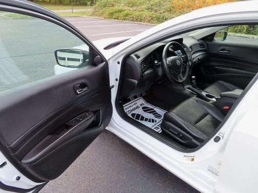 2014 Acura ILX 2.4L w/Premium Package