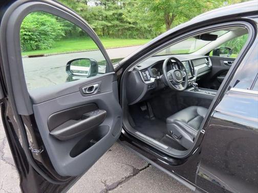 2019 Volvo XC60 T5 Momentum