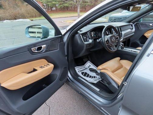 2019 Volvo XC60 T5 Inscription