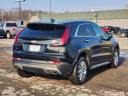 2023 Cadillac XT4 Premium Luxury