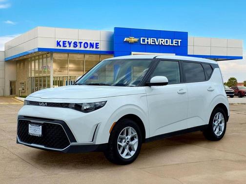 Snow White Pearl 2025 Kia Soul LX
