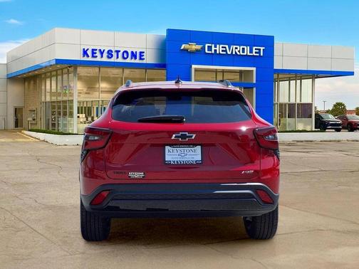 Apex Red 2026 Chevrolet Trax FWD 2RS