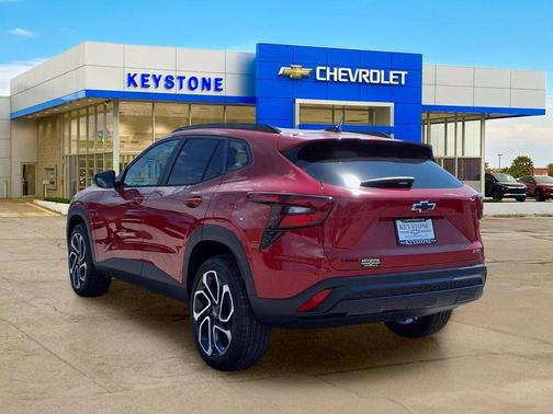 Apex Red 2026 Chevrolet Trax FWD 2RS