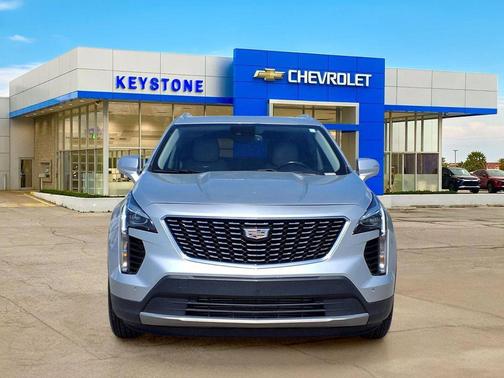Radiant Silver Metallic 2021 Cadillac XT4 Premium Luxury