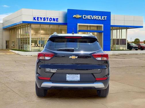Mosaic Black Metallic 2026 Chevrolet Trailblazer LT