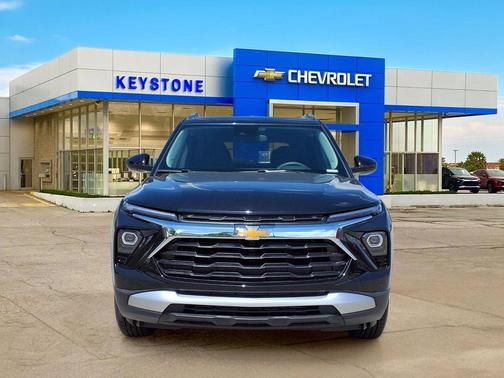 Mosaic Black Metallic 2026 Chevrolet Trailblazer LT