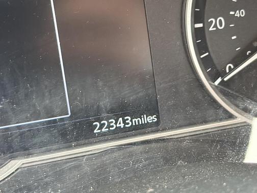 Gray 2024 Nissan Versa 1.6 SV