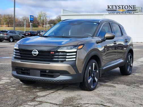 2025 Nissan Kicks SR