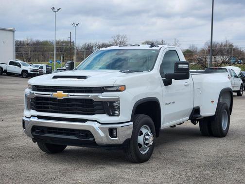 2025 Chevrolet Silverado 3500 LT