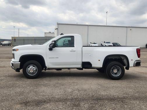 2025 Chevrolet Silverado 3500 LT