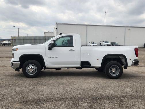 2025 Chevrolet Silverado 3500 LT