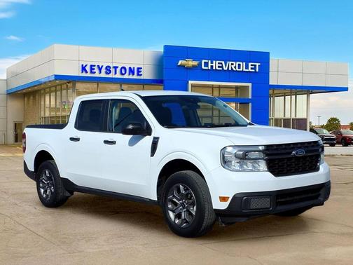 Oxford White 2024 Ford Maverick XLT