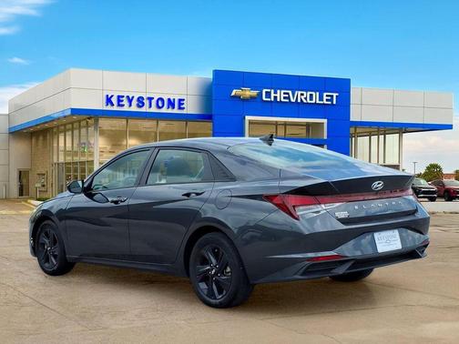 Portofino Gray 2022 Hyundai ELANTRA SEL