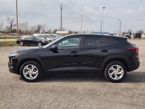 Mosaic Black Metallic 2026 Chevrolet Trax LS