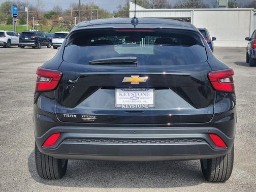 Mosaic Black Metallic 2026 Chevrolet Trax LS