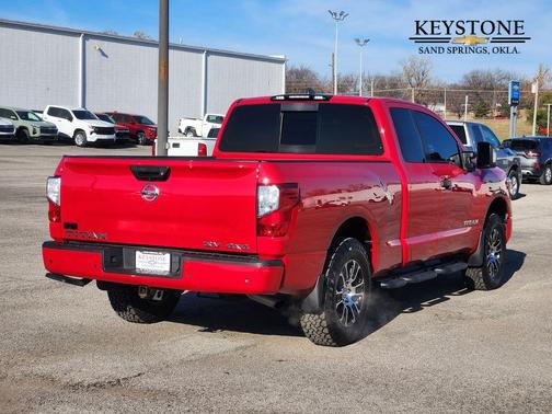 2022 Nissan Titan SV