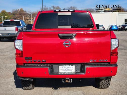 2022 Nissan Titan SV