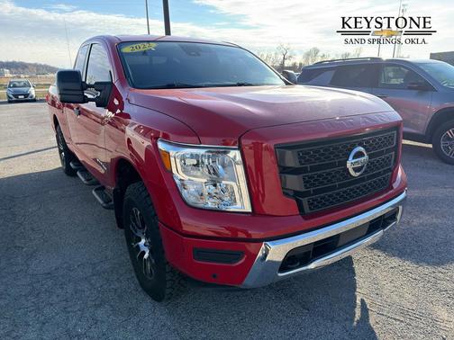 2022 Nissan Titan SV