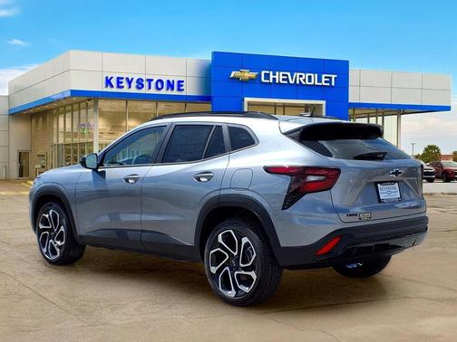 Sterling Gray Metallic 2026 Chevrolet Trax FWD 2RS